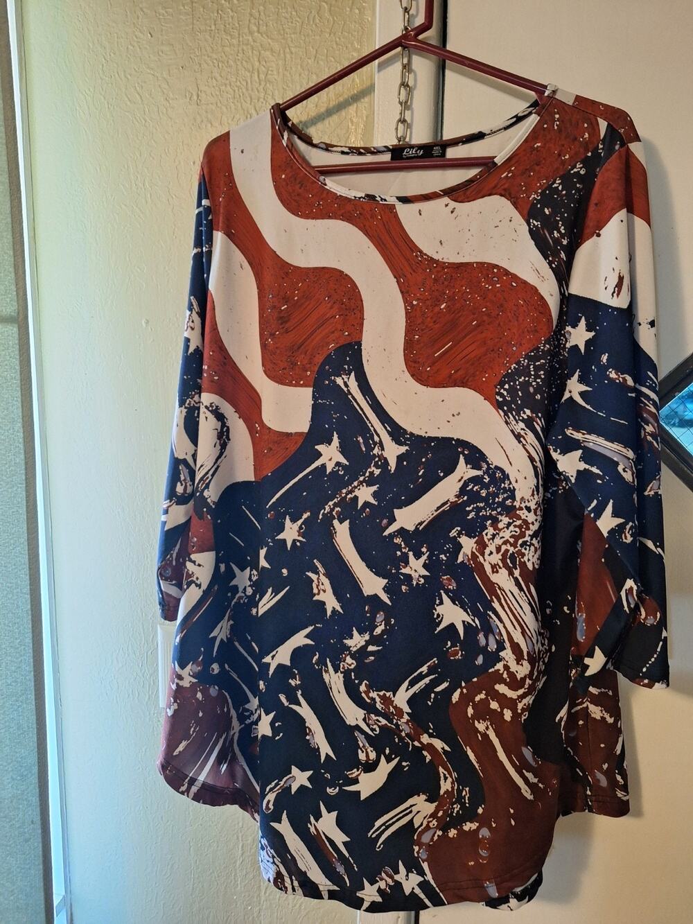 Women's Abstract Patriotic Tunic. Size 4X Large.